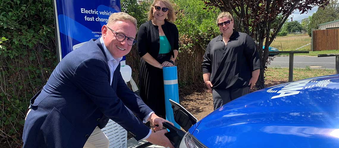 Ben-Franklin-Suzana-Barbir-and-Kylie-Smith-trying-the-new-EV-fast-charger