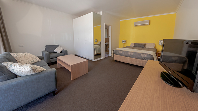 Accommodation_640x360_resort-rooms