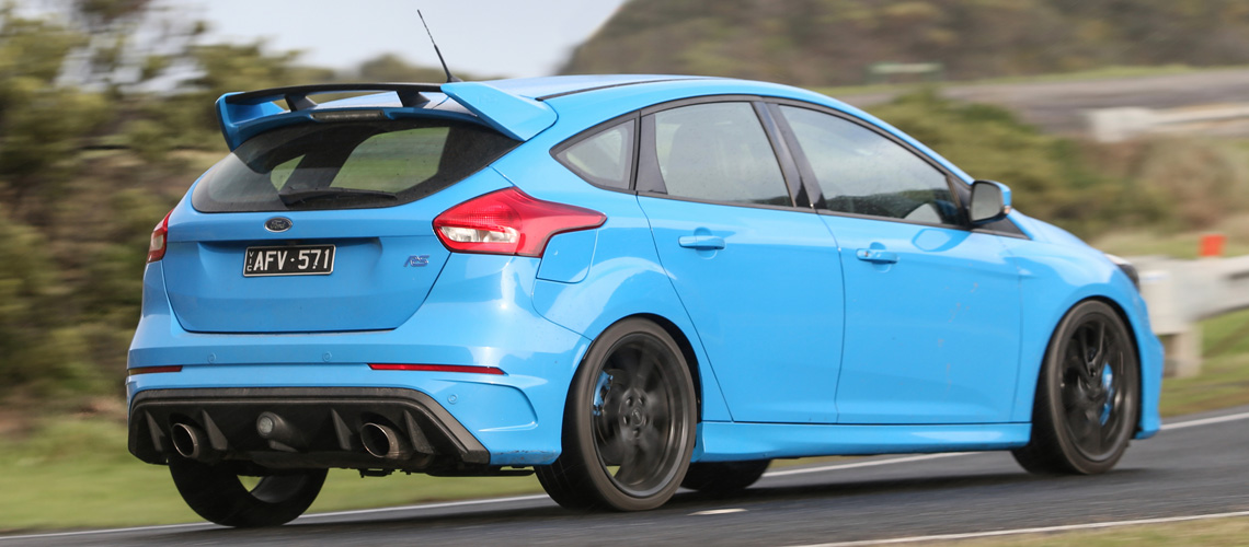 2016-Ford-Focus-RS-rear-shot