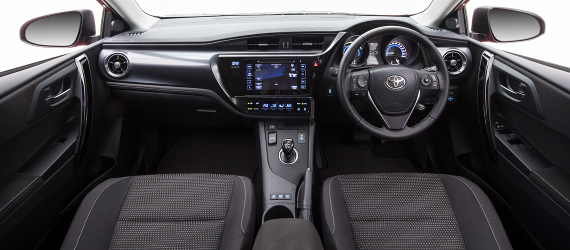 2016-Toyota-Corolla-hybrid-interior