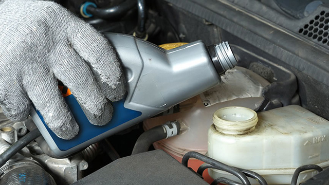 Why you should check your brake fluid reguarly| Car Servicing | The NRMA