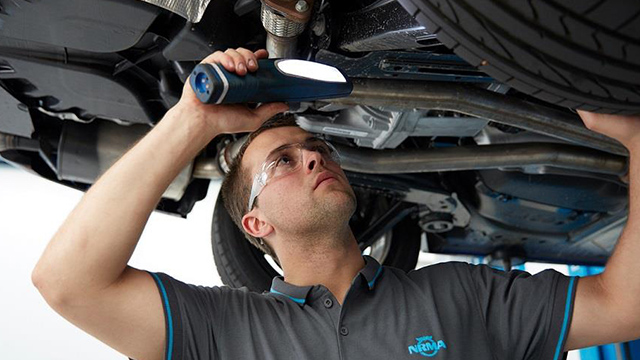 car servicing mechanic
