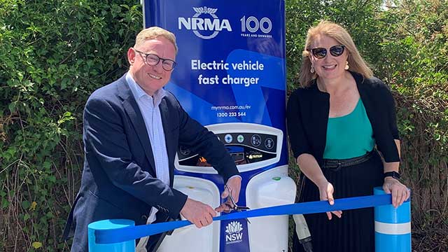 Ben-Franklin-Suzana-Barbir-and-Kylie-Smith-trying-the-new-EV-fast-charger-mobile