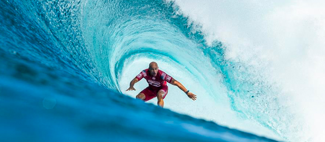 Kelly Slater surfing