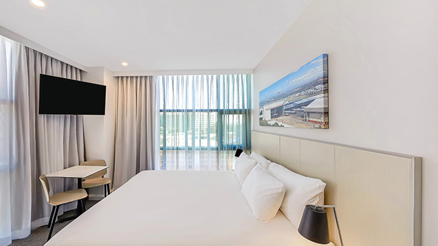 Guest Room King Travelodge Sydney Airport NSW