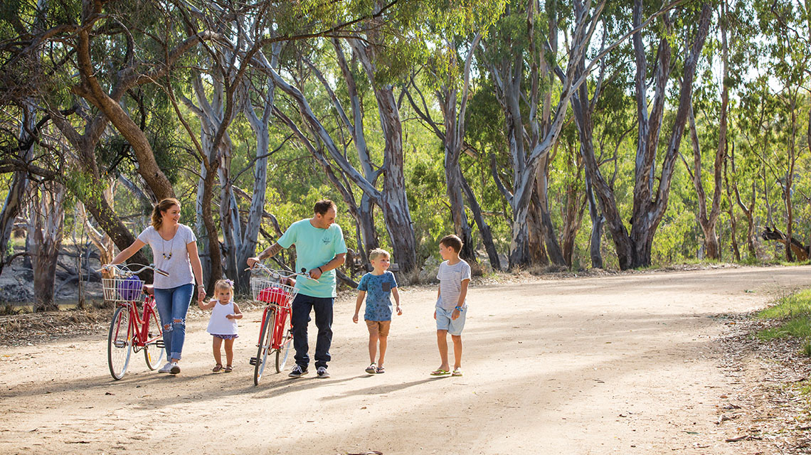 Family with bikes Edward River Deniliquin my nrma local guides