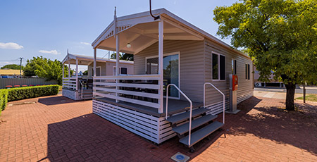 Dubbo two bedroom cabin exterior
