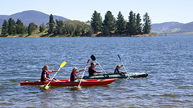 Canoeing Jindabyne - credit Destination NSW