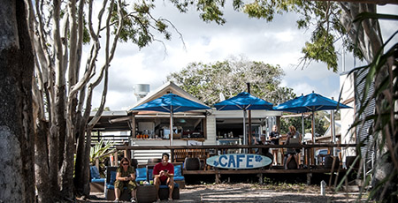 Agnes Water cafe - credit: Tourism and Events Queensland