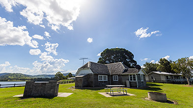 Lake Somerset Log Cabin