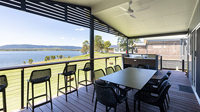 Lake Somerset Superior Lakefront Villa