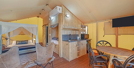 Glamping safari tent Woodgate Beach