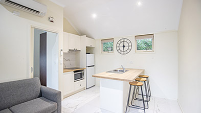 River Spa Cabin, Bright