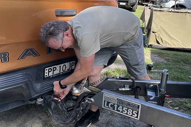 Disconnecting cables from caravan