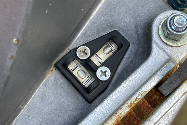 Cross level on caravan drawbar