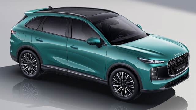 Teal coloured Lepas SUV seen from the front