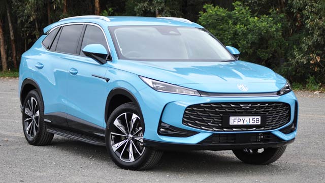 Front view of a blue MG HS Super Hybrid