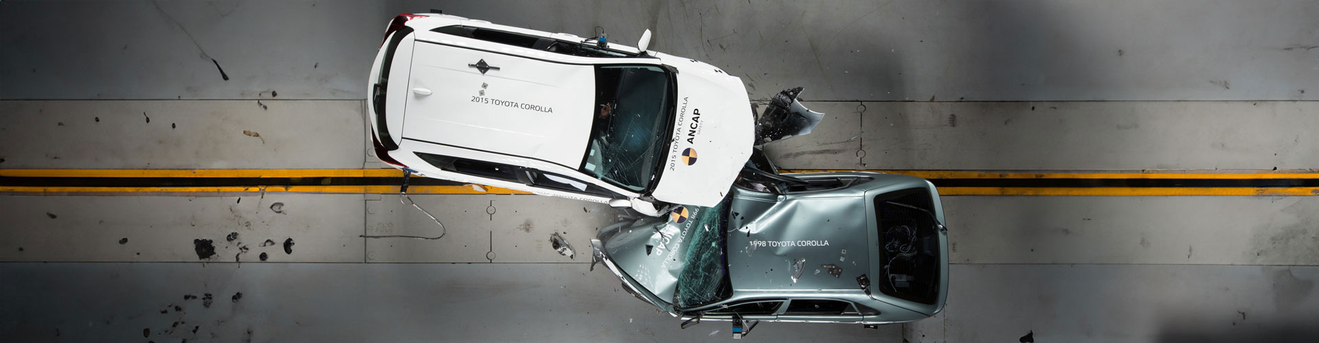 1998 vs 2015 Toyota Corolla in crash test