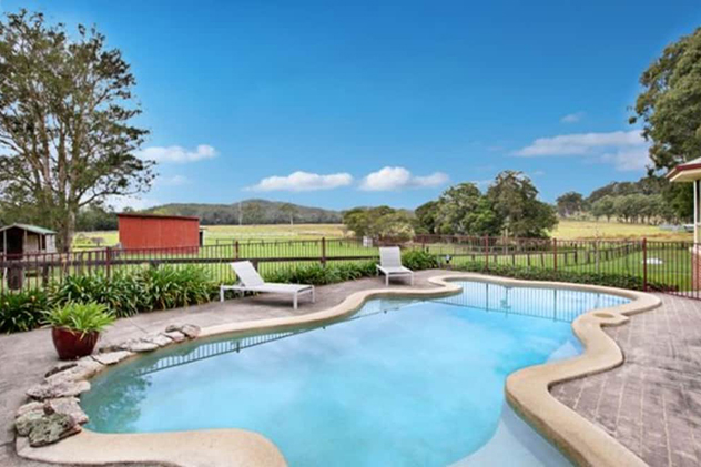 Swimming pool at Karinya Farmstay