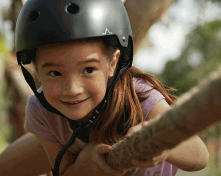 bear-grylls-rope-climbing-900x715 Slide 3