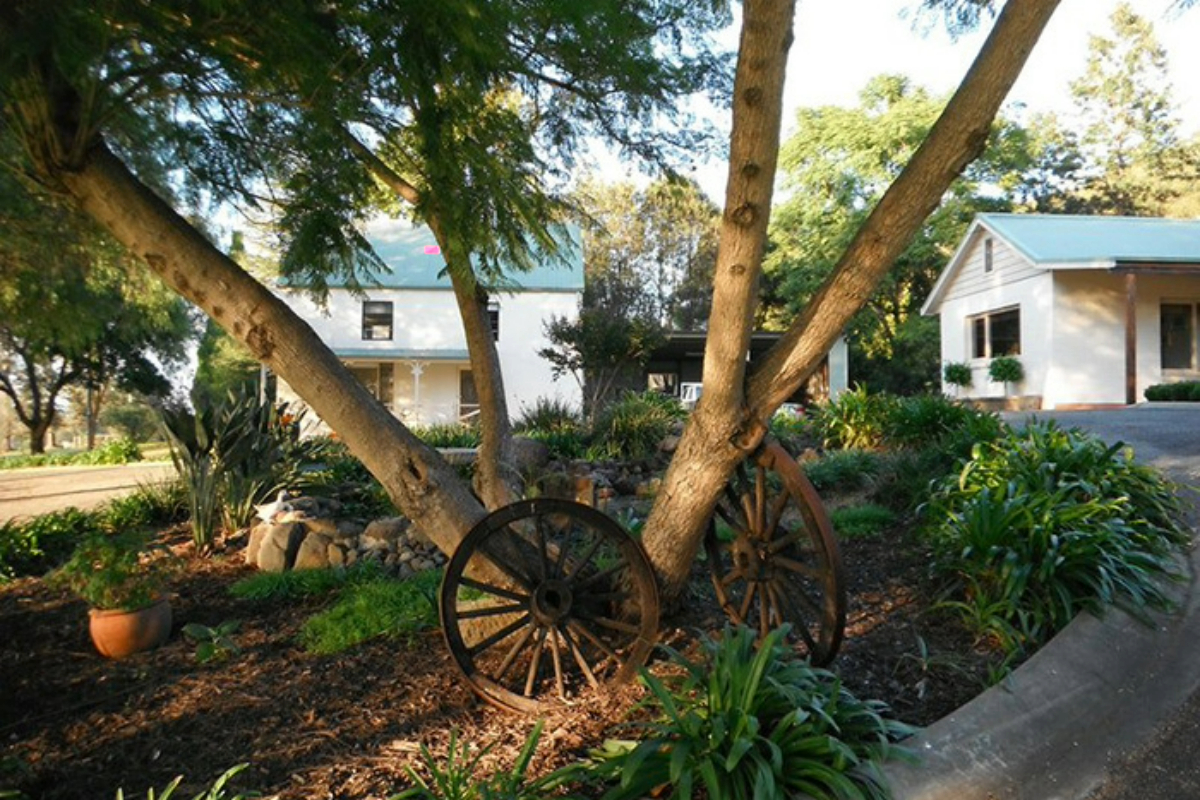 bed-and-breakfast-old-dairy-nsw-1200x800 Slide 4