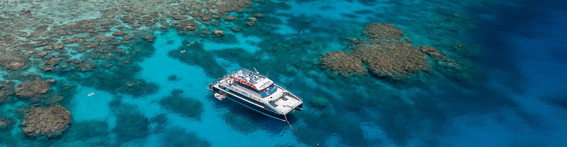 boat at the great barrier reef