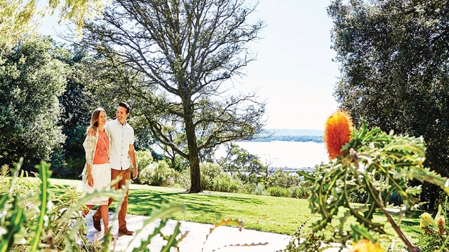 Botanical gardens Perth WA couple walking through botanical gardens Perth WA