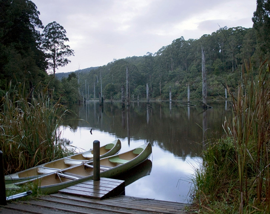 canoes-at-lake-elizabeth-vic-900x715 Slide 3