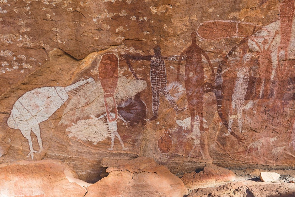 indigenous-rock-art-scene-qld-1200x800 Slide 8