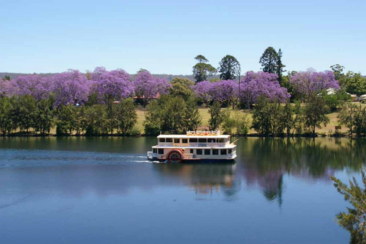 paddle-boat-nepean-belle-nsw-1200x800 Slide 3