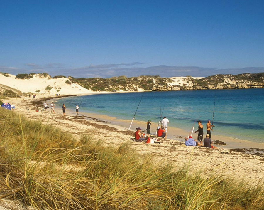 sandy-point-beach-wa-900x715 Slide 4