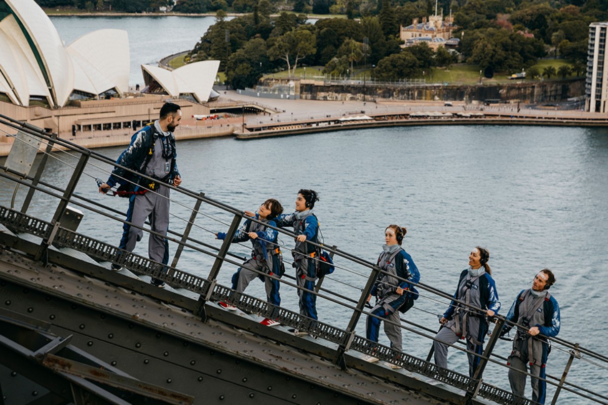sydney-harbour bridge-climbers-nsw-1200x800 Slide 1