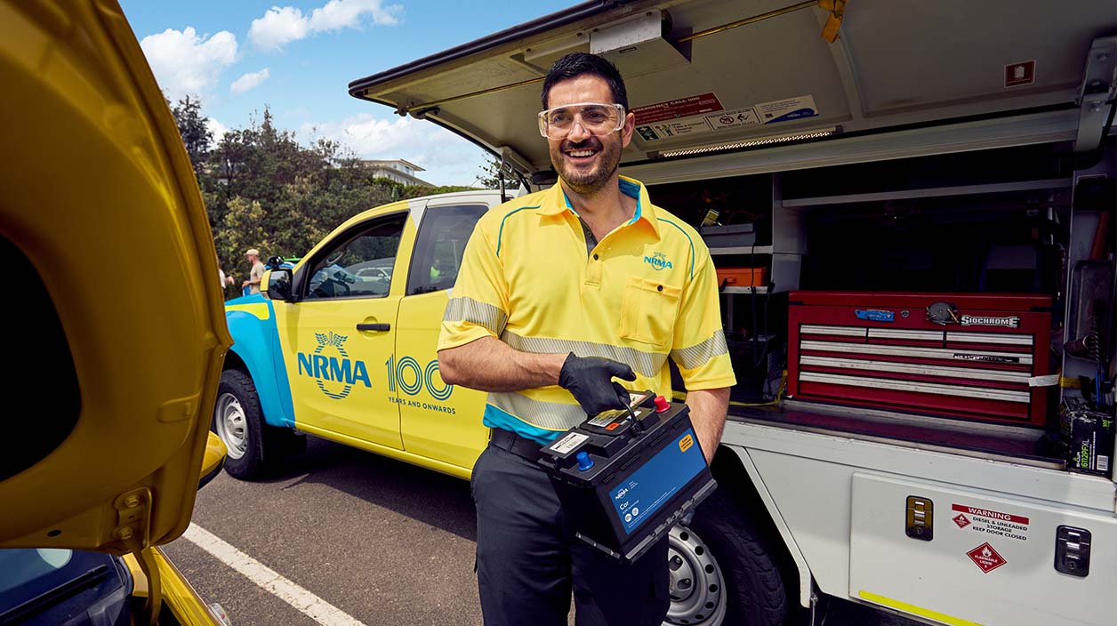 Mobile car battery replacement service