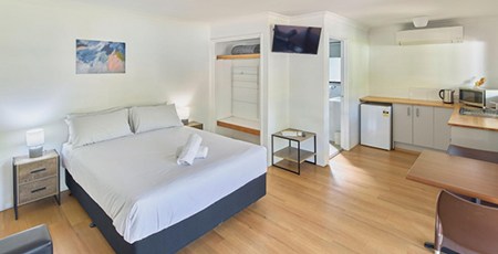 Busselton Studio Queen accommodation