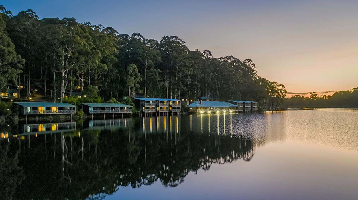 RAC Karri Valley Holiday Park on Lake Beedelup