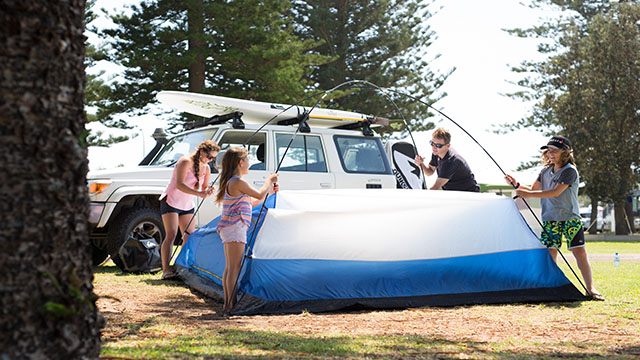 Family putting up tent Sydney my nrma local guides