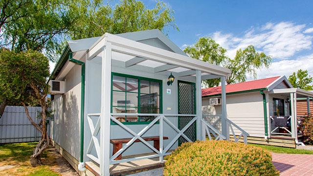 One Bedroom Miners Cottage Queen Bed 4 berth - NRMA Ballarat Holiday Park Accommodation