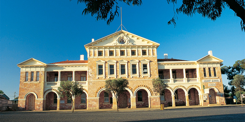 Coolgardie Town Hall Sydney to Perth 10 days road trip my nrma road trips