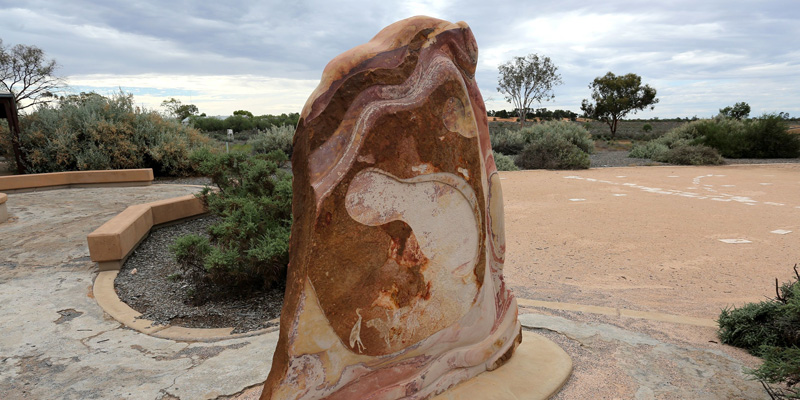 rock art sculpture at mungo national park